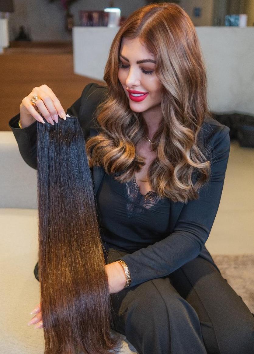 Laís trabalhando - Belos Cabelos